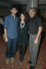 at Pradeep Palshetkar_s party in Worli, Mumbai on 29th Oct 2011 (4).JPG